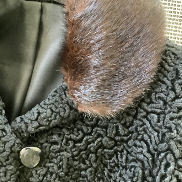 Host Pick 🎉⭐️ Vintage Persian Lamb and Mink Jacket ⭐️🎉 - Picture 6 of 16